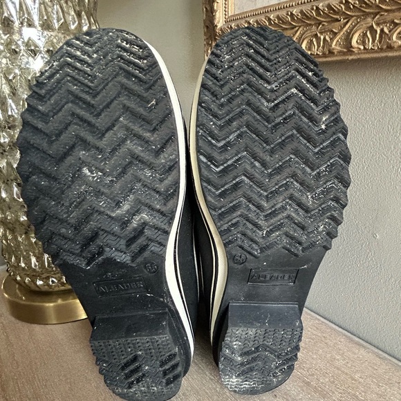 Aleader women’s gray black winter snowboots size 6.5 - Picture 8 of 9